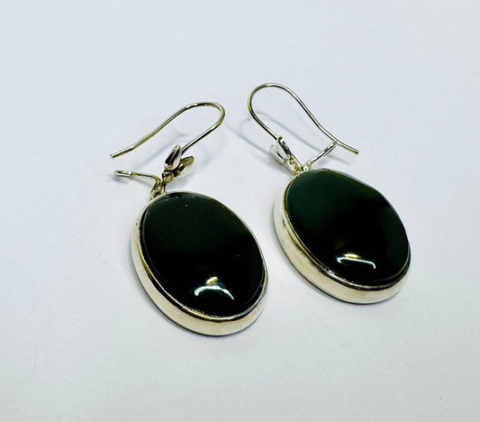 Odd earrings of Dark Green Aqeeq Stones